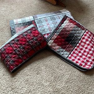 King size Quilt with 2 pillow shams